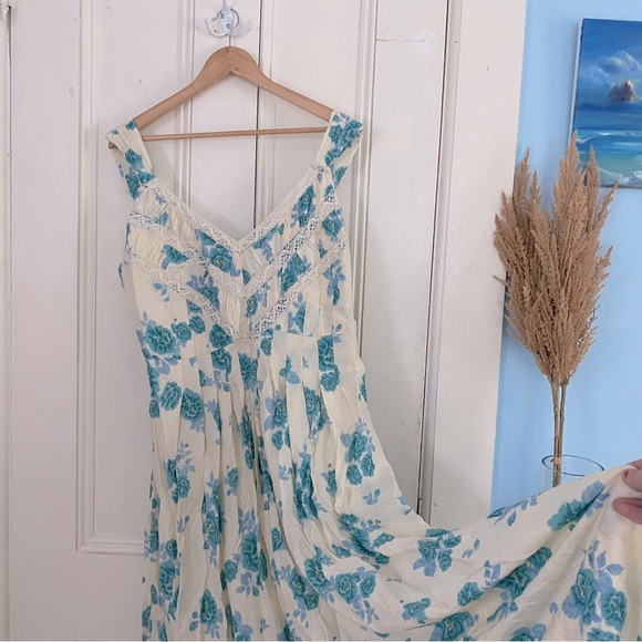 Free People | Pleated Blue Floral Dress - Picture 3 of 7